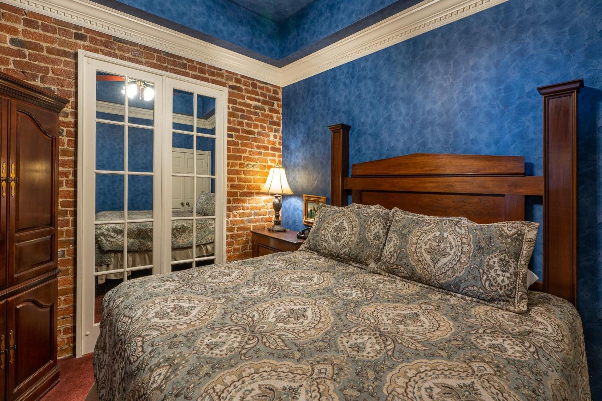 Quarter House Suites New Orleans Exterior photo