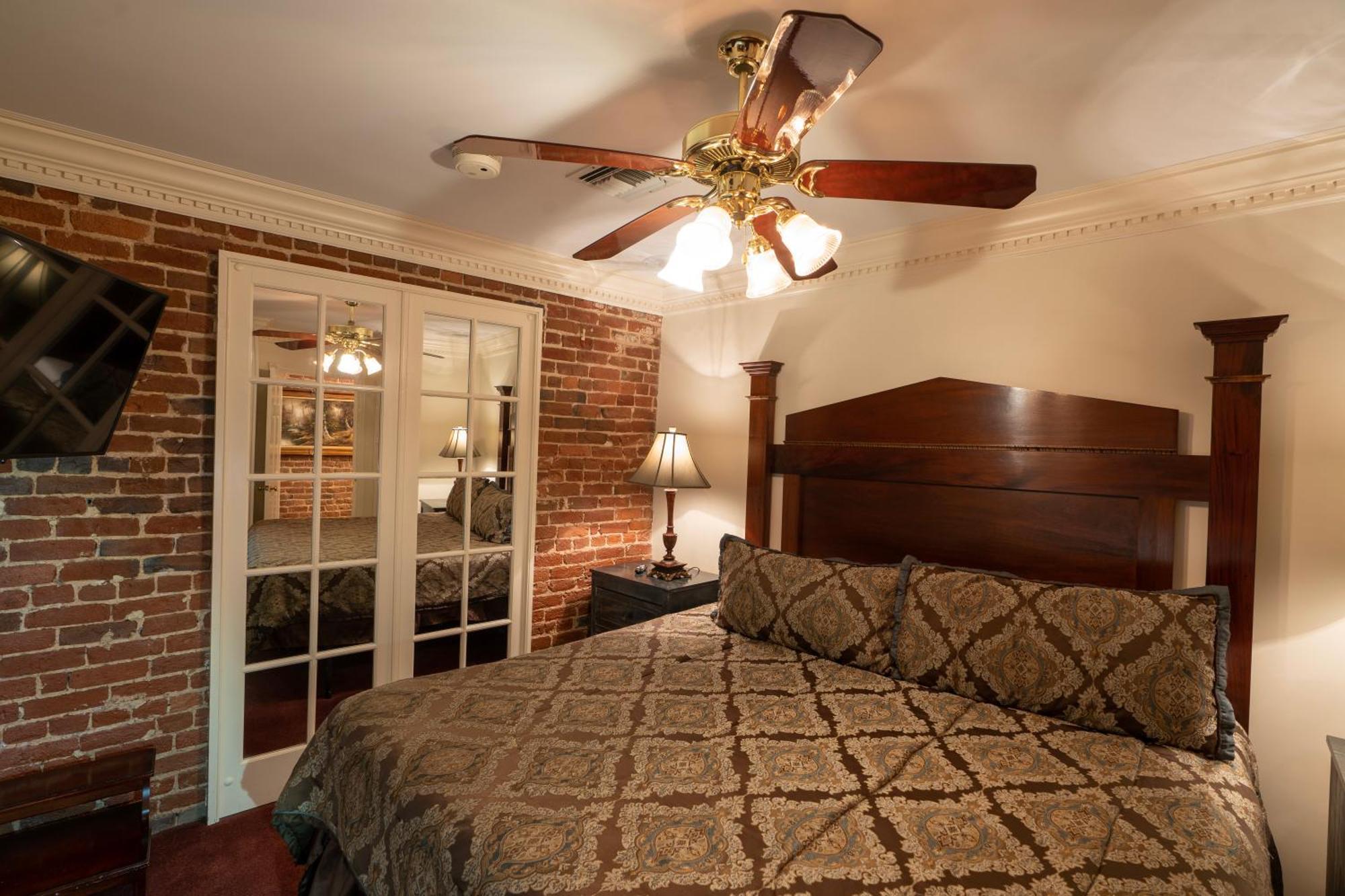 Quarter House Suites New Orleans Exterior photo