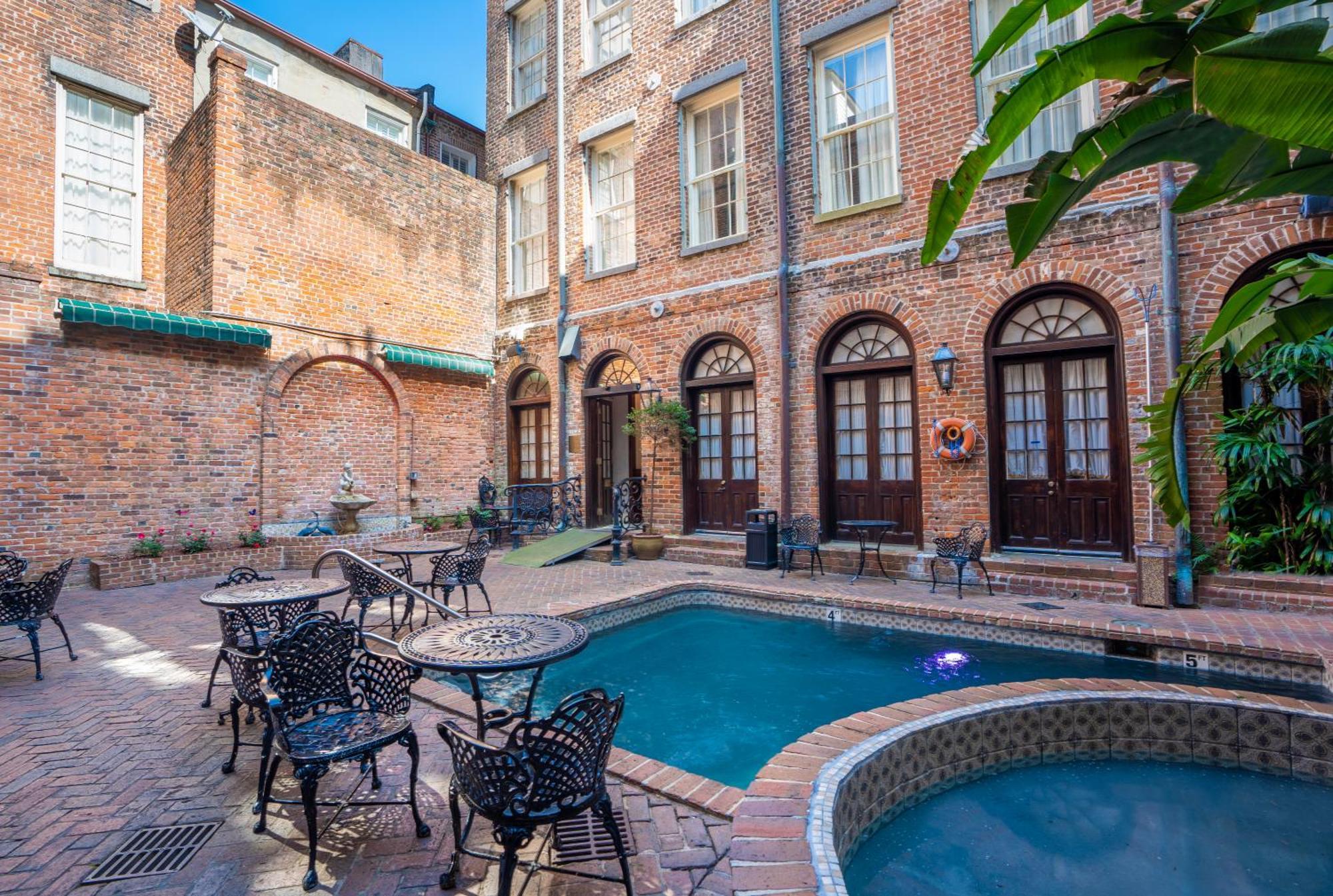 Quarter House Suites New Orleans Exterior photo