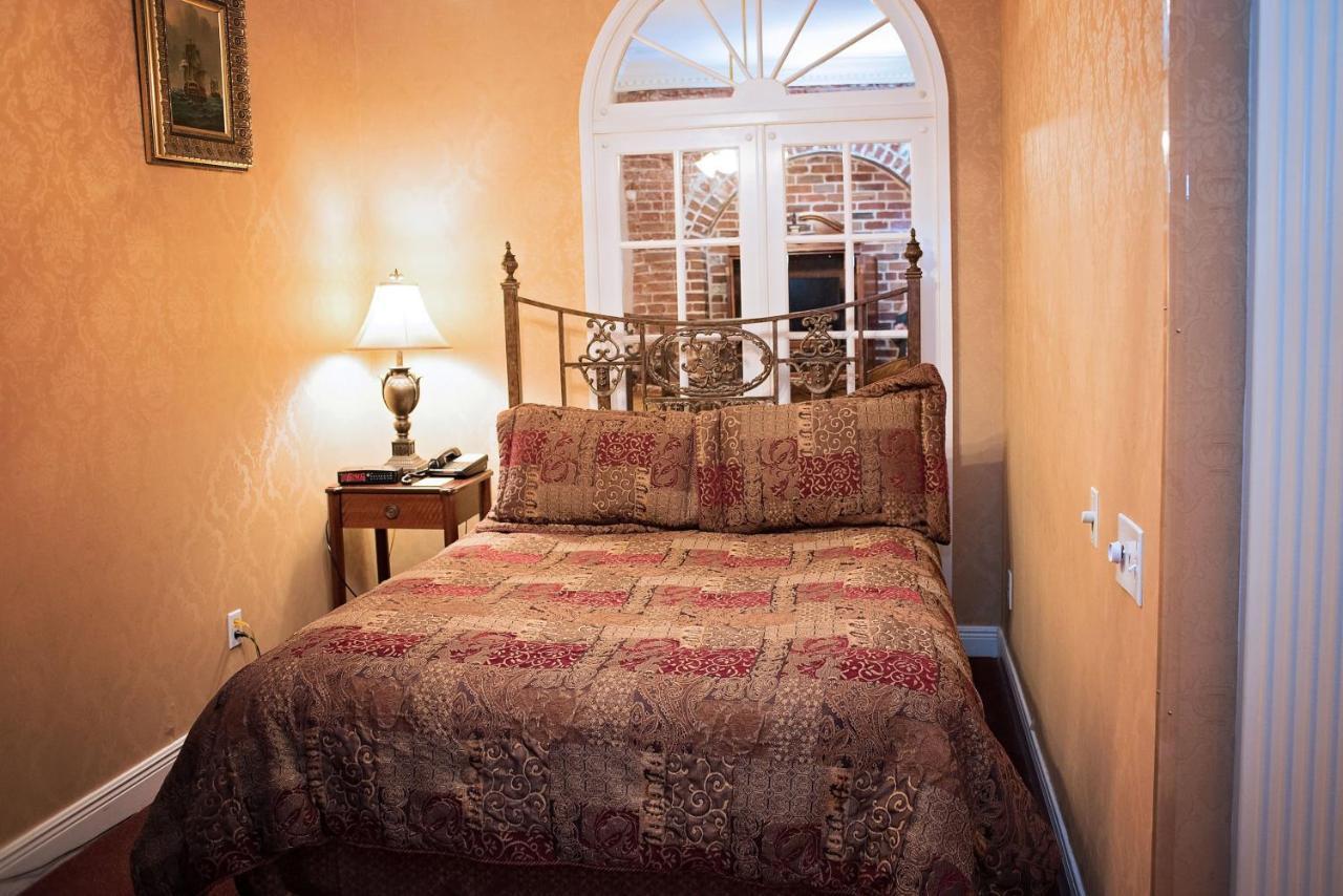 Quarter House Suites New Orleans Exterior photo